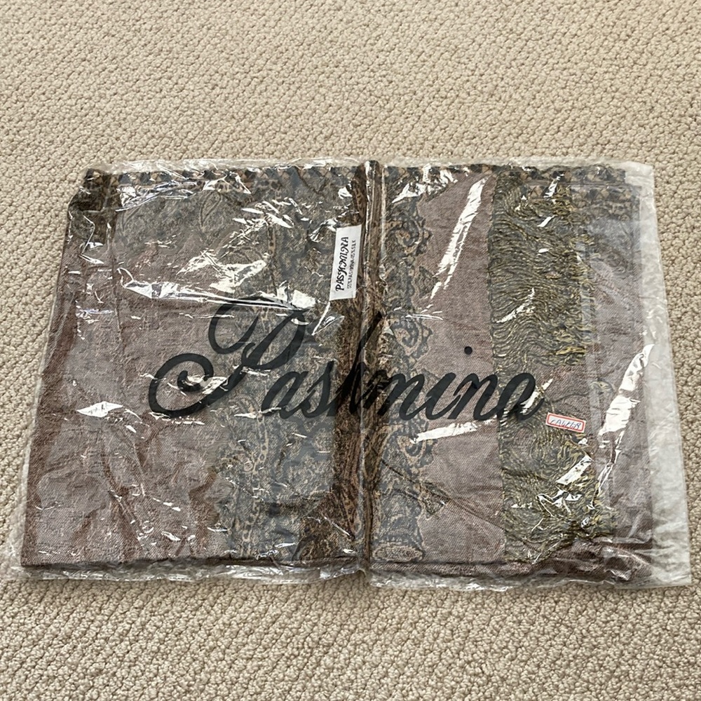 NEW Pashmina Scarf Wrap Tassles Tan Black 55% Pashmina 45% Silk SEALED